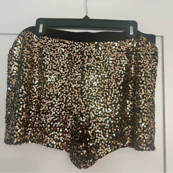 H&M Black w Gold Sequin Shorts - Picture 2 of 5